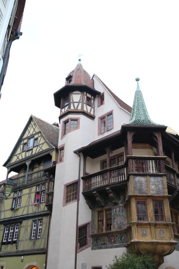 Appartement Grenier A Sel Gentleman Colmar Bagian luar foto