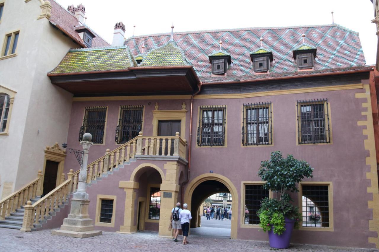 Appartement Grenier A Sel Gentleman Colmar Bagian luar foto