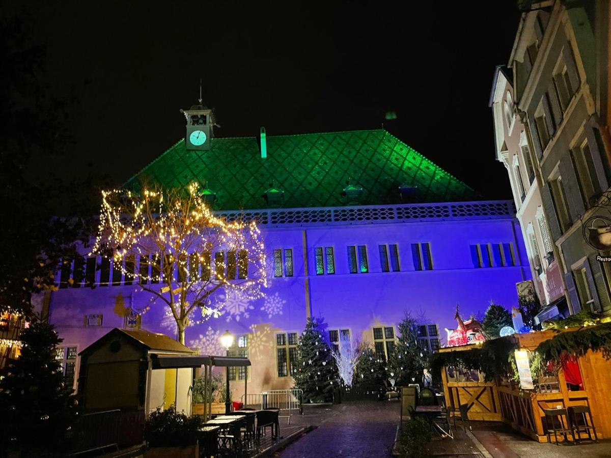 Appartement Grenier A Sel Gentleman Colmar Bagian luar foto